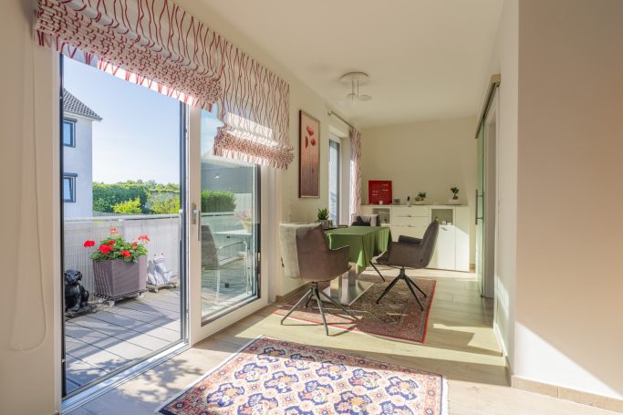 Immobilienfoto eines Essbereichs Interieurfoto eines Essbereichs einer verkaufsbereiten Wohnung