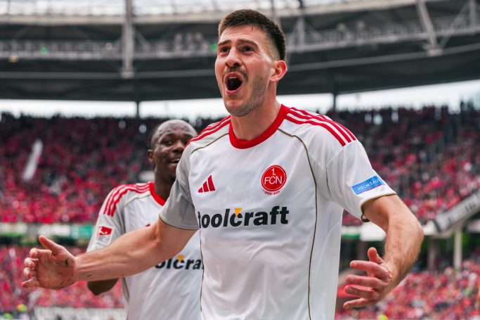 Torjubel Luka Lochoshvili 1. FC Nürnberg Torjubel Luka Lochoshvili 1. FC Nürnberg