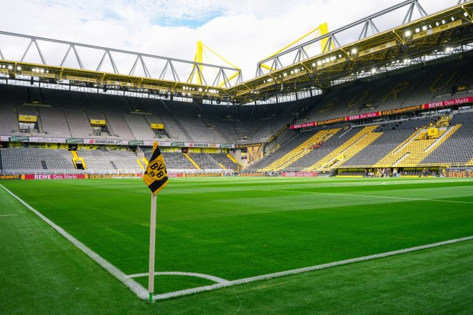Weitwinkelfoto vom Signal-Iduna-Park Weitwinkelfoto vom Signal-Iduna-Park