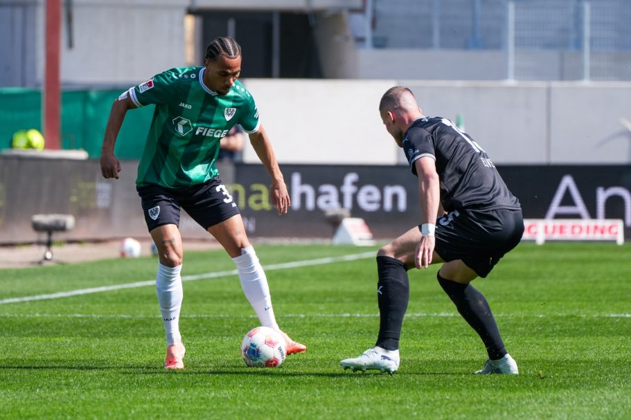 Zweikampf Foto zwischen Etienne Amenyido und Jan Elvedi im Spiel zwischen Preußen Münster und SpVgg Greuther Fürth am 11.04.2026