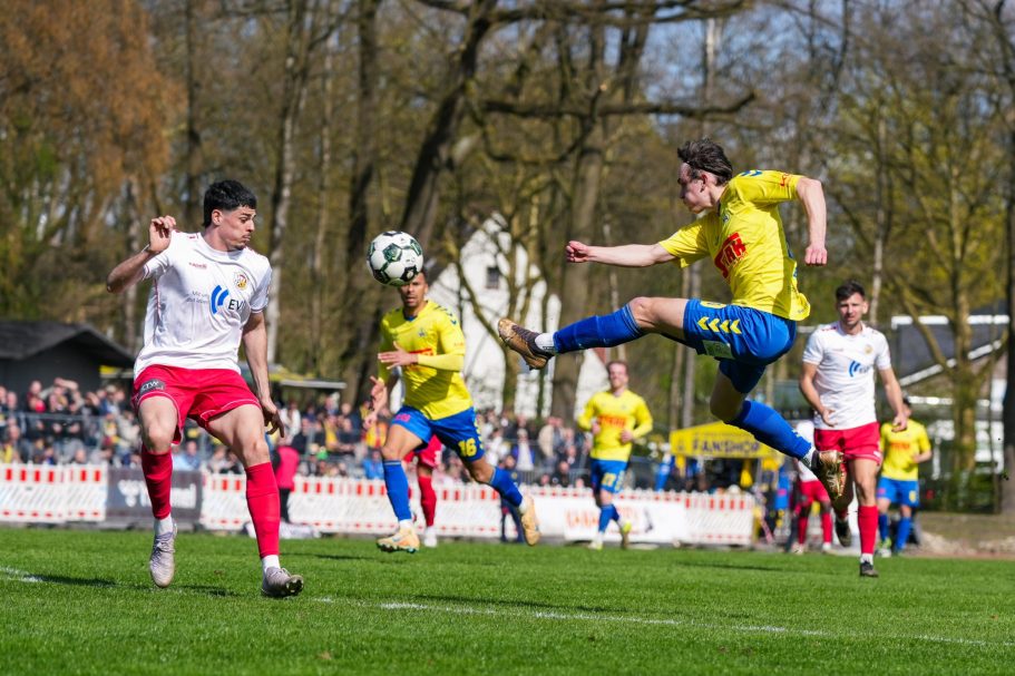 Lucas Bauer mit dem Tor zum 1:0 gegen VfV Borussia 06 Hildesheim am 06.04.2026